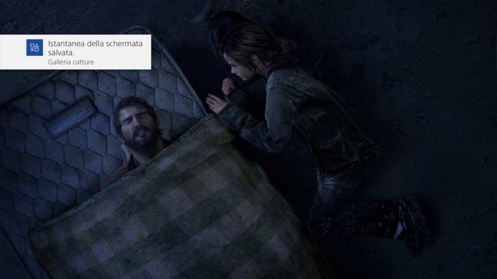 Joel, dopo l'antibiotico somministrato da Ellie giace sul freddo letto. La scena più forte di The Last of Us.